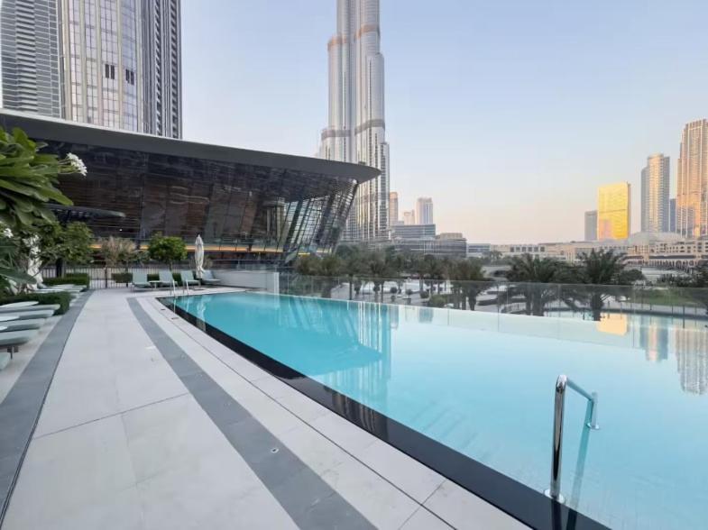 Burj Khalifa Views 4br Luxe With Stunning Fountain Show *