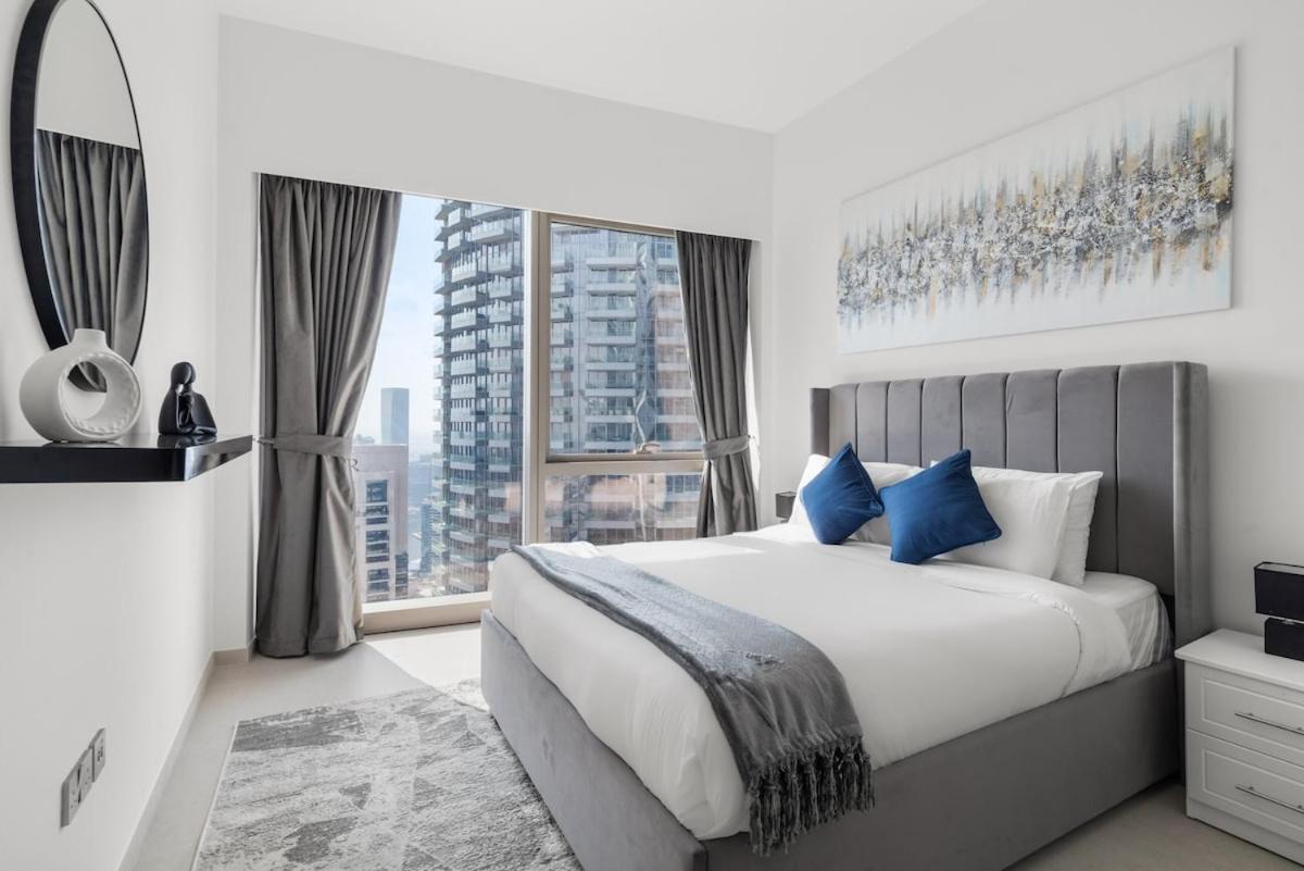 Burj Khalifa Views 4br Luxe With Stunning Fountain Show Apartment