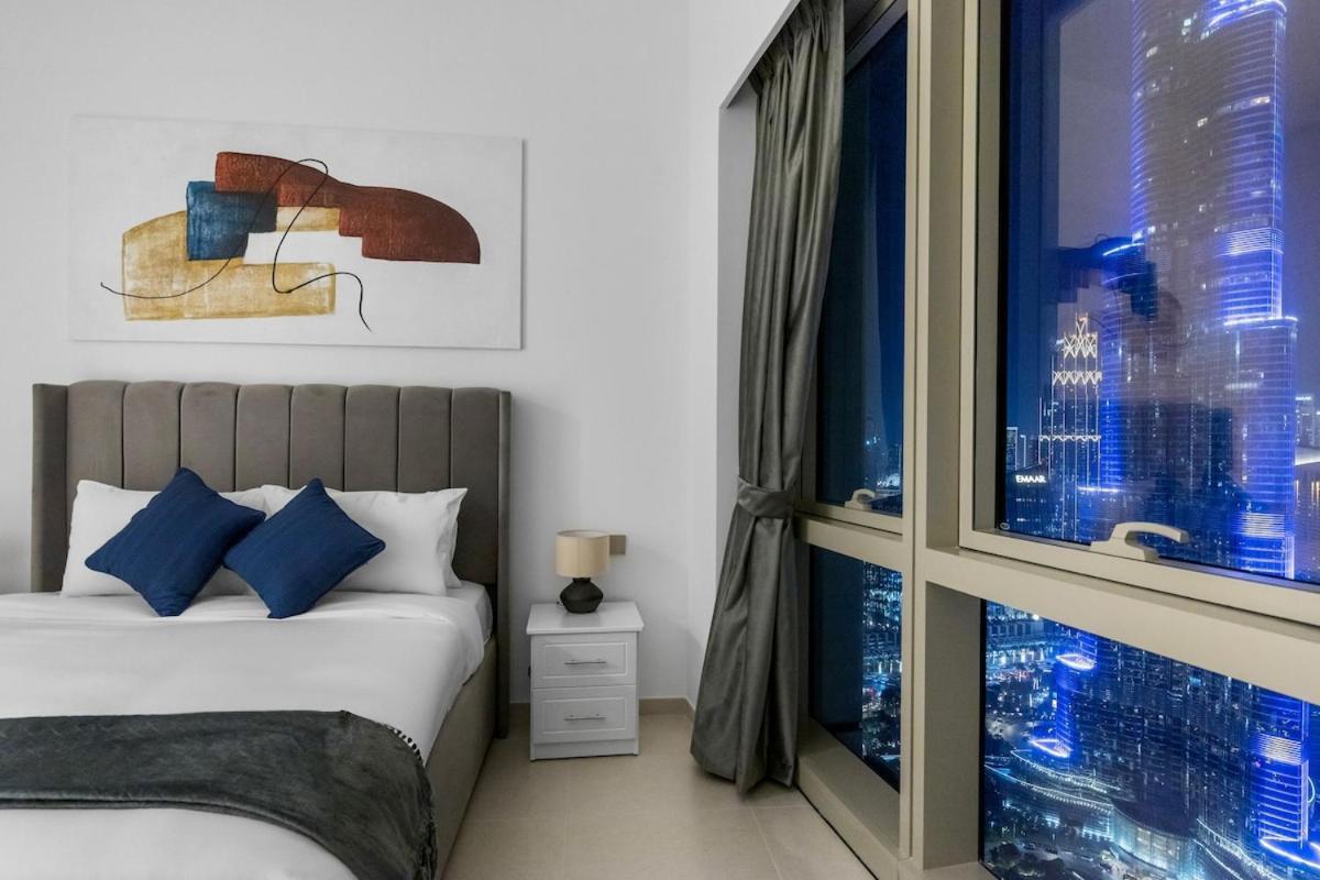Burj Khalifa Views 4br Luxe With Stunning Fountain Show *