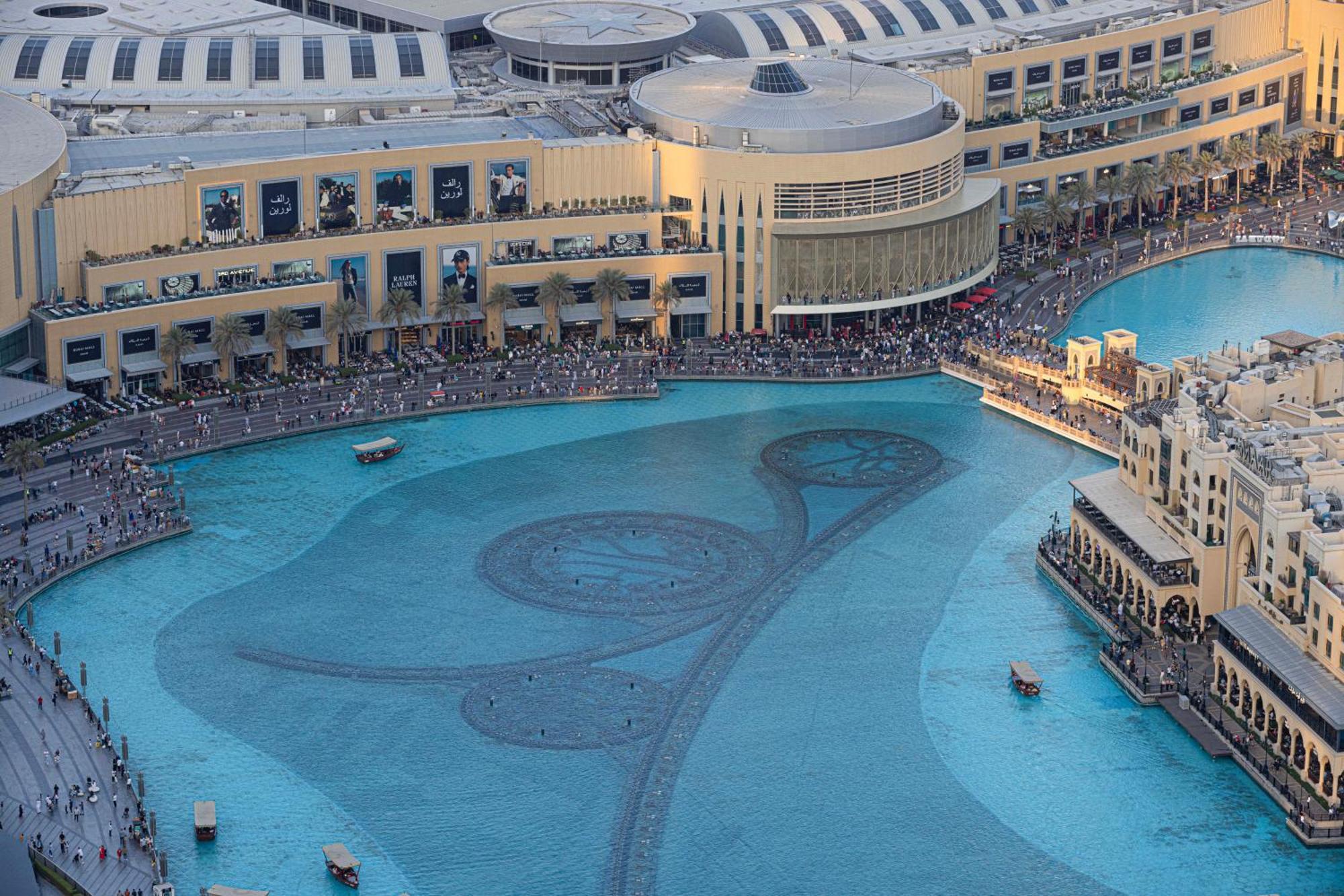 Burj Khalifa Views 4br Luxe With Stunning Fountain Show Apartment