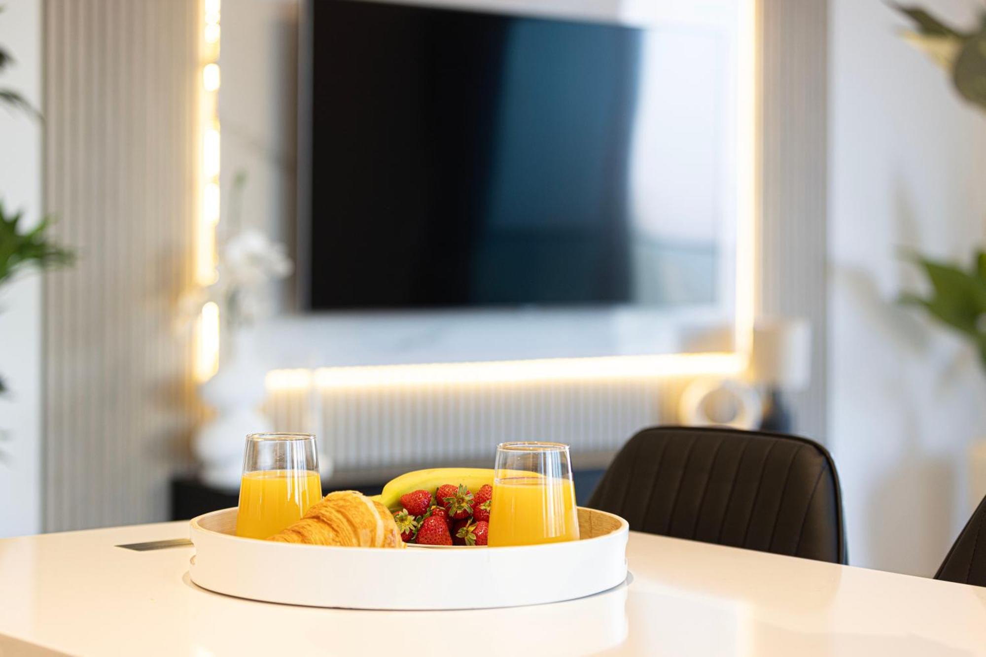 Apartment Burj Khalifa Views 4br Luxe With Stunning Fountain Show Dubai
